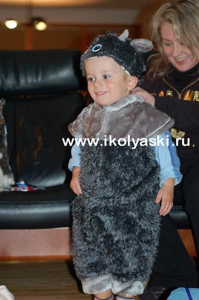 www.ikolyaski.ru , детский карнавальный костюм козленка, костюм козлика, костюм барашка, костюм ягненка, детский карнавальный костюм из искусственного меха. Наша юная модель - Паша Фишер