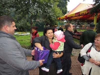  Вторая встреча клуба Ecobaby состоялась на дне города  Люберцы 07.09.2013 г. Прошел розыгрыш призов от  интернет-магазина Иколяски. Детские товары с доставкой.   Коляски Ecobaby оптом и в розницу. Детский праздник, праздник для всей семьи, день города, кровати детские, флешки, коляска