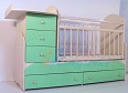 Детская кроватка-трансформер для новорожденных Сафаня МДФ Кошки-Мышки, кроватка с поперечным маятником и с пеленальным комодом, цвет ваниль + салат, ложе 120х60 - 170х60 см