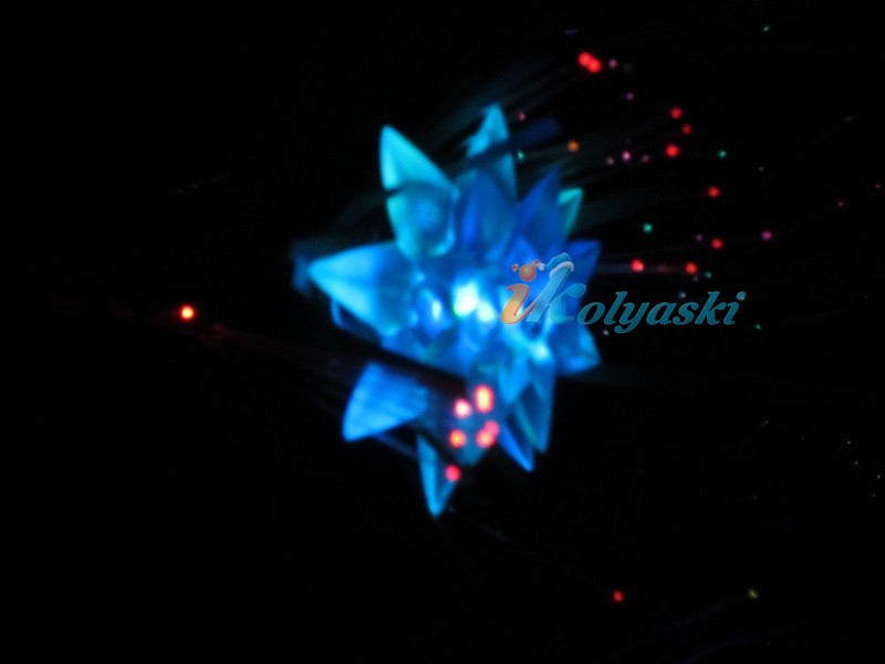 Новогодняя светодиодная елка световод 150 см, 180 веток (30х0.4 мм)+ 40 шт. неоновых 4-цвета кристаллов и звезда (LED), артикул Е50780, Snowmen.   Новогодняя светодиодная елка световод 150 см, 180 веток (30х0.4 мм)+ 40 шт. неоновых 4-цвета цветков и звезда (LED), артикул Е50780, Snowmen, светодиодные елки, оптоволоконные елки, купить новогоднюю елку, светящиеся елки, новогодняя елка купить, елка световод