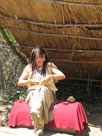 костюм ИНДЕЙЦА, женский костюм индейцев племени Вампаноаг