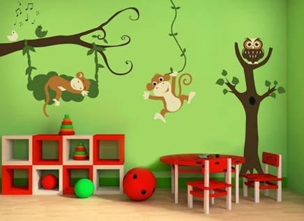 роспись стен в детской комнате, подбор детской мебели