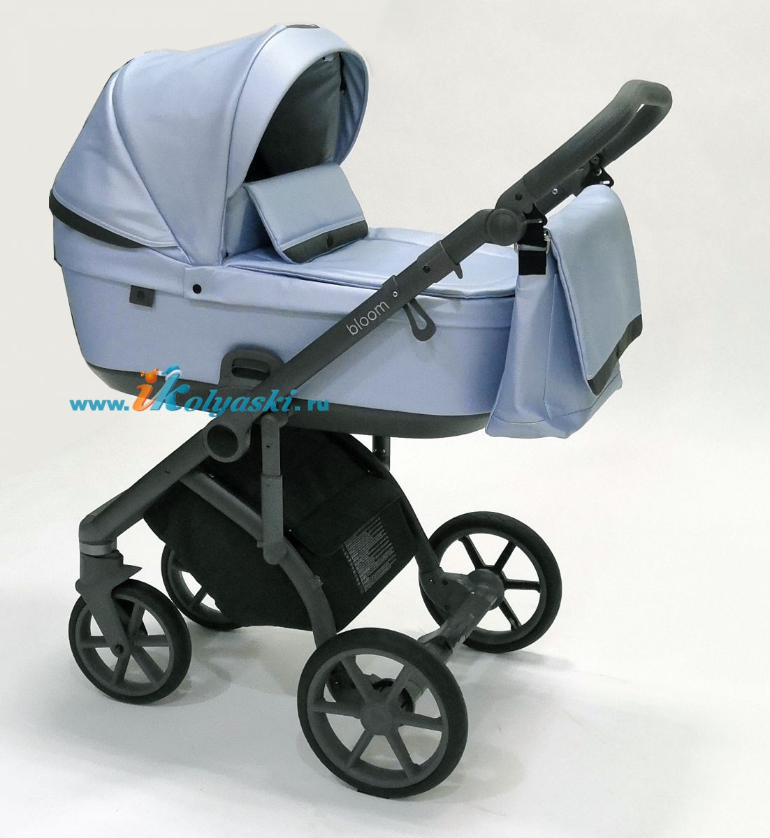 Roan Bloom 3 в 1 детская коляска для новорожденного на гелиевых бескамерных поворотных колесах с прогулочным блоком и автокреслом - купить в интернет-магазине в Москве с доставкой по РФ - цвет Blue Pearl 