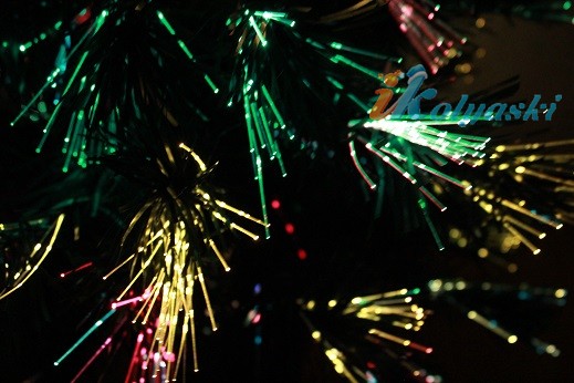 Оптиковолоконная елка,  Елка световод Иголочка, 150 см, артикул Е70118, фирма Snowmen, Новогодняя искусственная елка со световолокном, елка-световод, светящаяся новогодняя елка